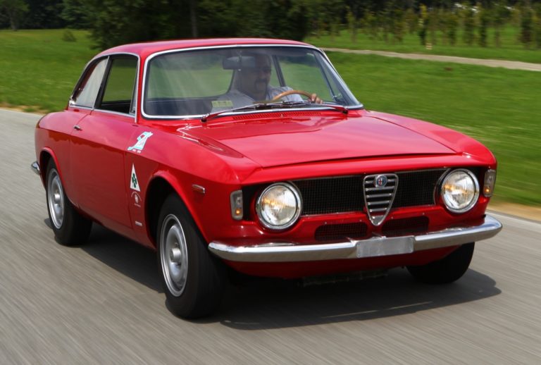 Alfa Romeo Giulia Sprint GTA (1965-69): Charisma, Class and Clarity