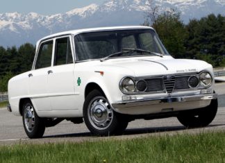 Alfa Romeo Giulia Ti Super (1963): Swinging Sixties’ Sports Saloon