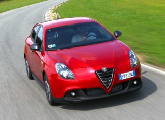 Alfa Romeo Giulietta Quadrifoglio Verde: Glamorous Grown-Up Hot Hatch