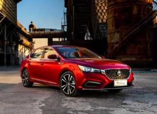 MG 6 20T Trophy: Svelte, Standout Sports Saloon